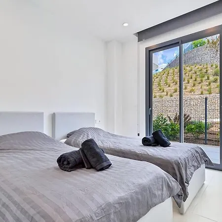 Stunning With Private Pool Appartement